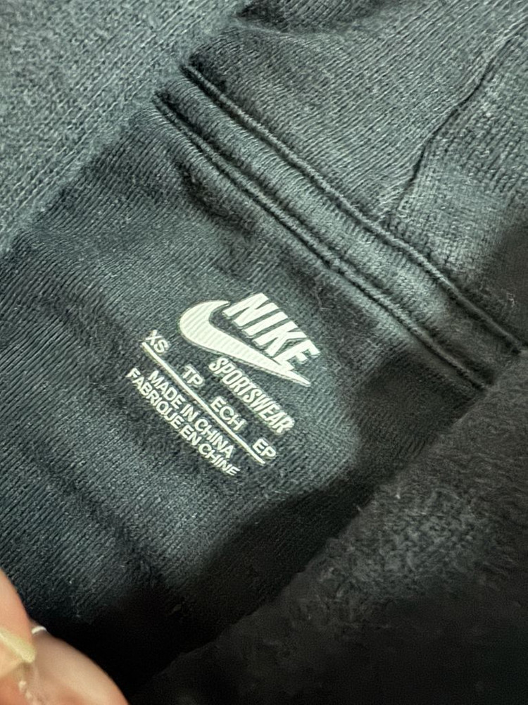 여성 나이키 스포츠웨어 스우시 후드티 xs 블랙 이미지