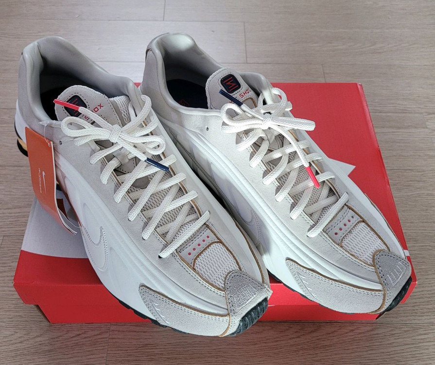 나이키 샥스r4 프리미엄 레더 275사이즈 새제품 12만원--1