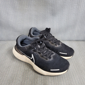 나이키 런닝화 270