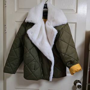 로맨시크 퍼카라 패딩자켓