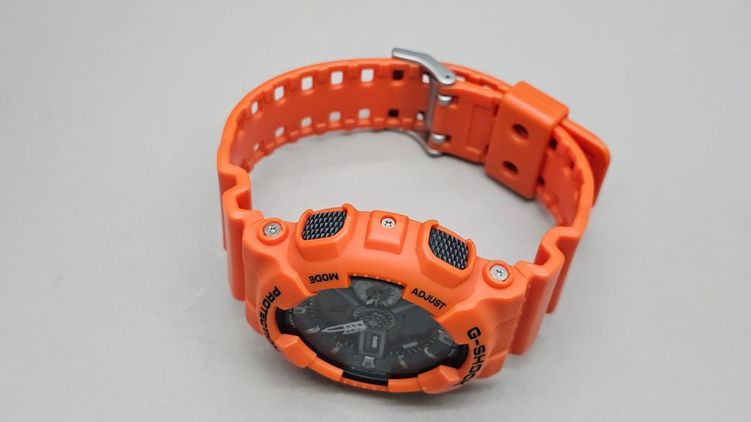 카시오 지샥 GA-110MR 오렌지 검판 이미지