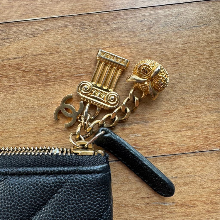 샤넬 쉐브론 클러치 뉴미듐--3