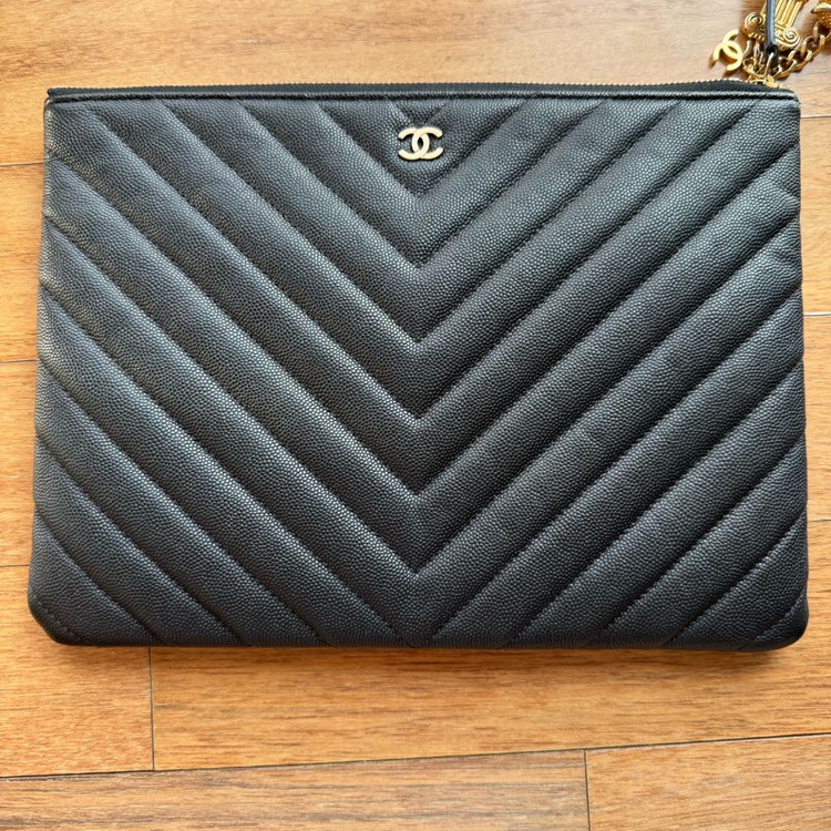 샤넬 쉐브론 클러치 뉴미듐--4