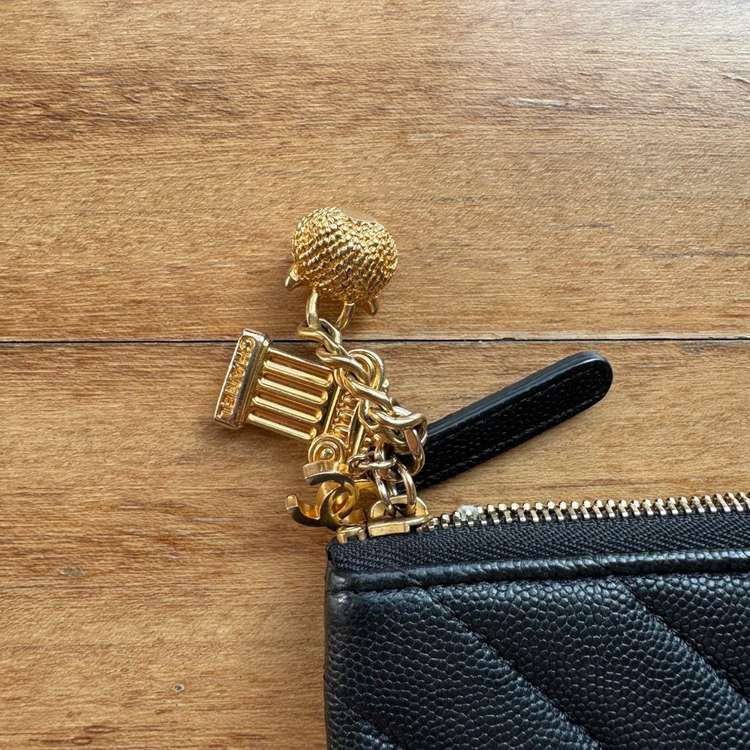 샤넬 쉐브론 클러치 뉴미듐--6