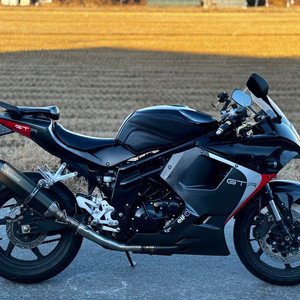 코멧650rc/14년식/1만키로/165만원/아크라구변완 이미지