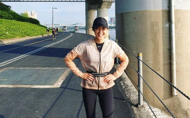 미사용 나이키 러닝 슬림 웨이스트백 / 힙색 판매합니다--4