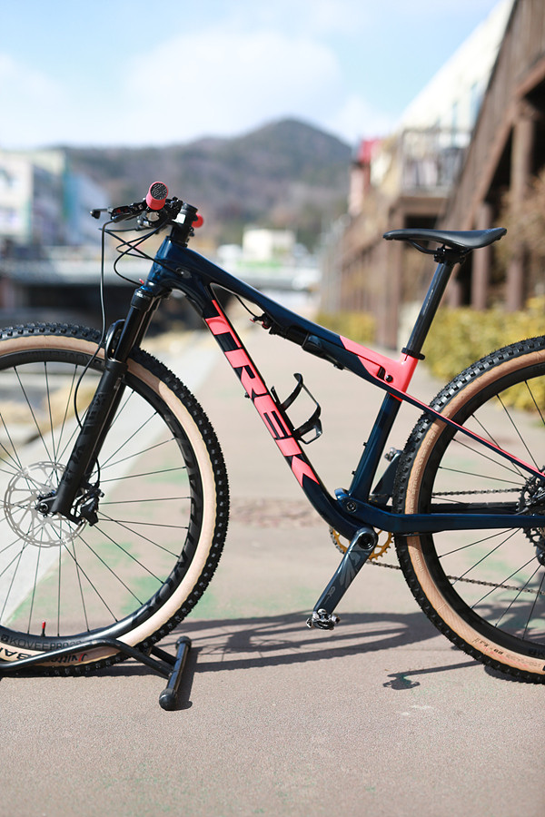 *가격인하*상태 좋음*22년 트렉 슈퍼칼리버 9.8 GX AXS S -29인치---5