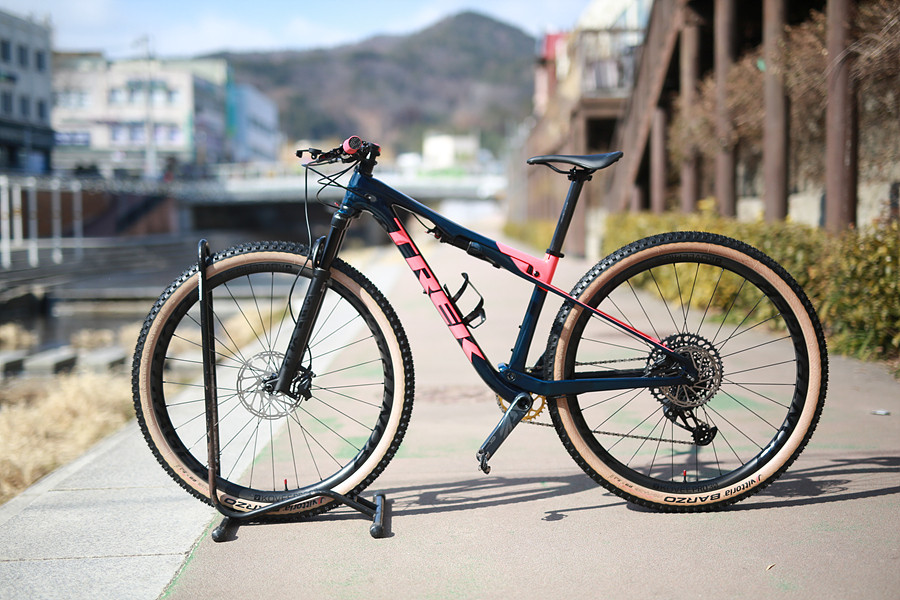 *상태 좋음*22년 트렉 슈퍼칼리버 9.8 GX AXS S -29인치---3