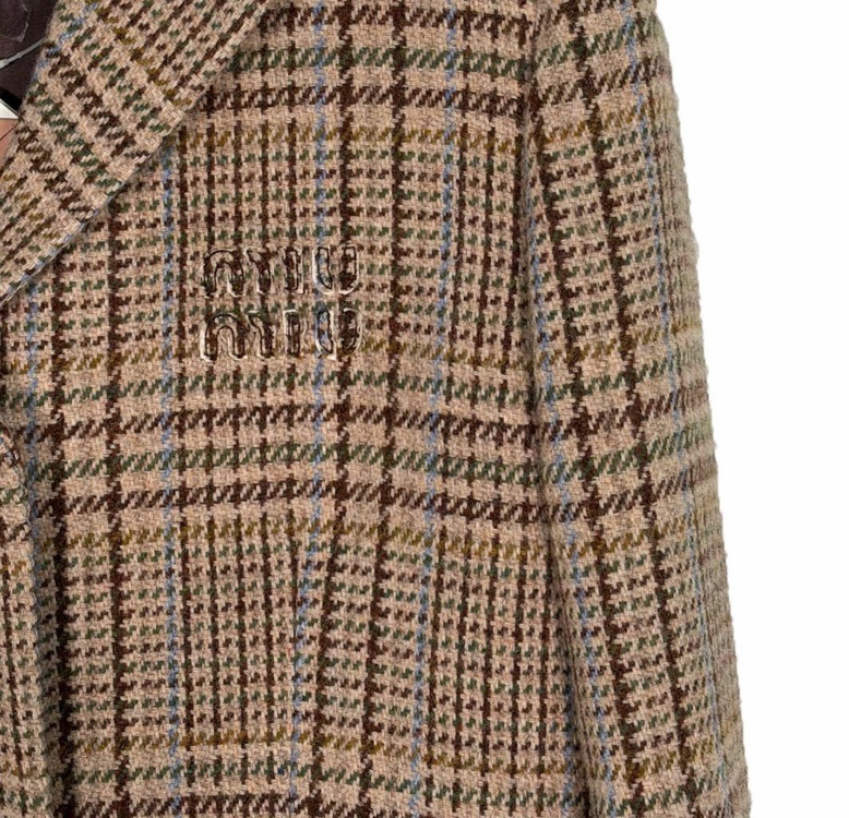 [44] 미우미우 여성 체스트 로고 싱글 브레스티드 플래드 체크 울 코트--3