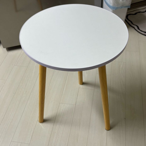 원형 사이드테이블