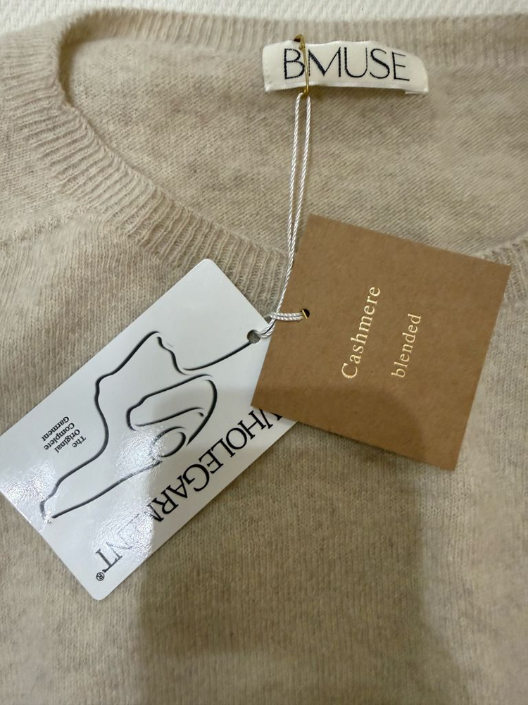 비뮤즈 캐시미어 홀가먼투 니트 프라사이즈--1