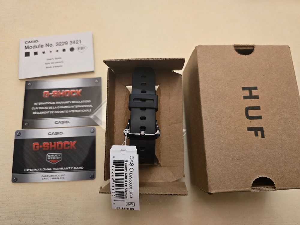 지샥X허프 콜라보 판매합니다. DW5600HUF-1--1