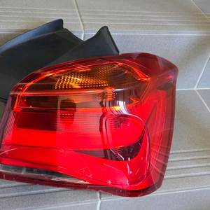BMW 118d F20 후기형 조수석 후미등 이미지