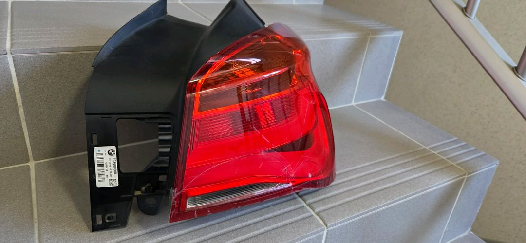 BMW 118d F20 후기형 조수석 후미등 이미지