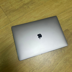 맥북 프로 2019 터치바 i9 / 16GB / 1TB 스페이스 그레이