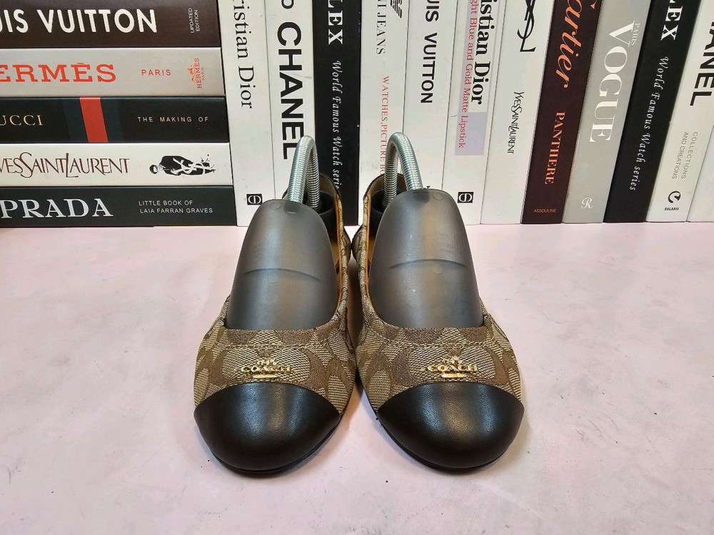 코치 여성 플랫슈즈 단화 250--1