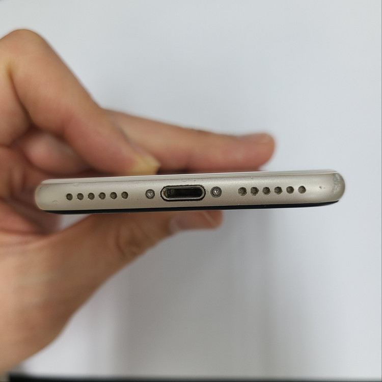 .아이폰 SE3 스타라이트 128G 무잔상 중고폰 서브폰 세컨폰 자녀폰 198758 이미지