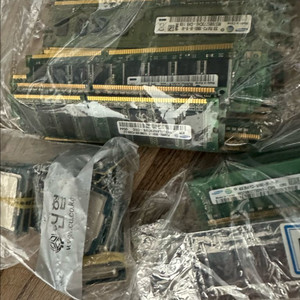 컴퓨터 데스크탑 메인보드 cpu, ddr3,ddr2 램 이미지