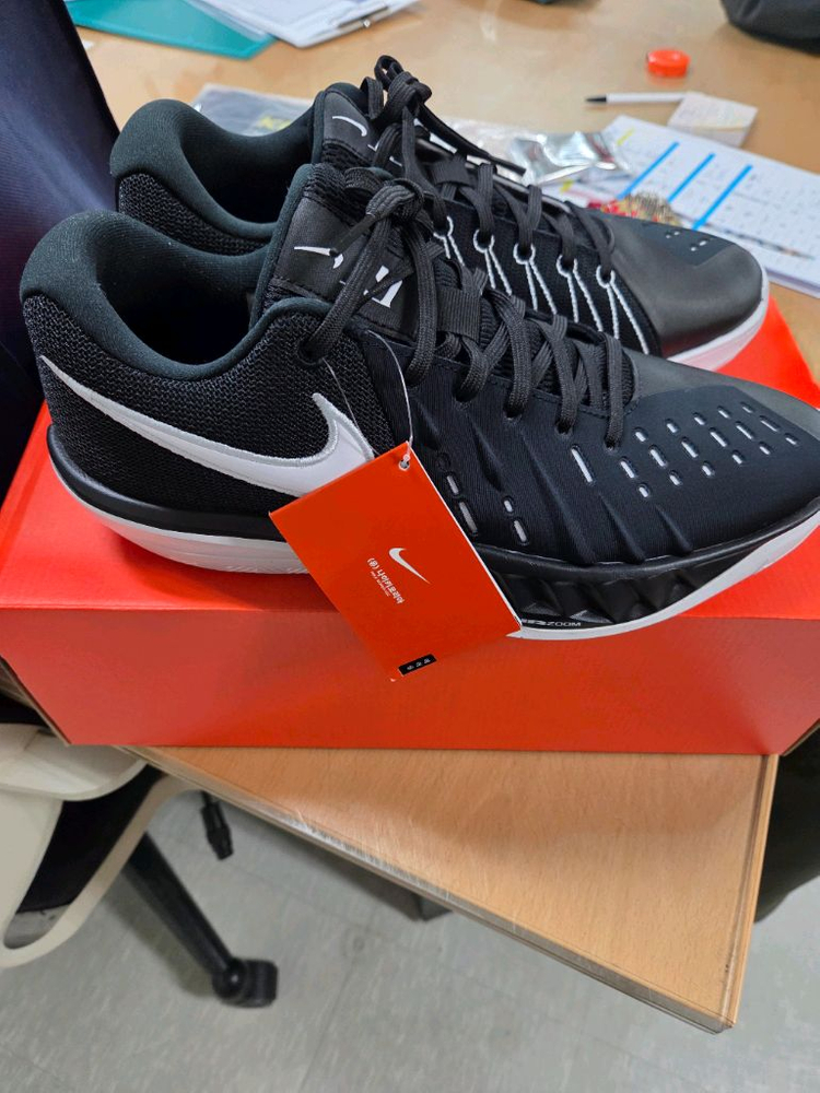 나이키 지티컷 아카데미2 .GT CUT 아카데미2 새상품(285mm)--1