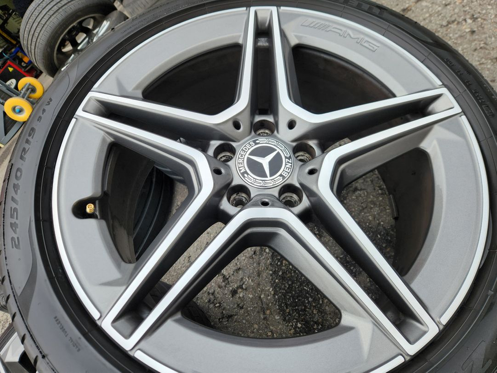 벤츠 CLS W257 AMG 19인치 휠타이어 세트 팔아요 이미지