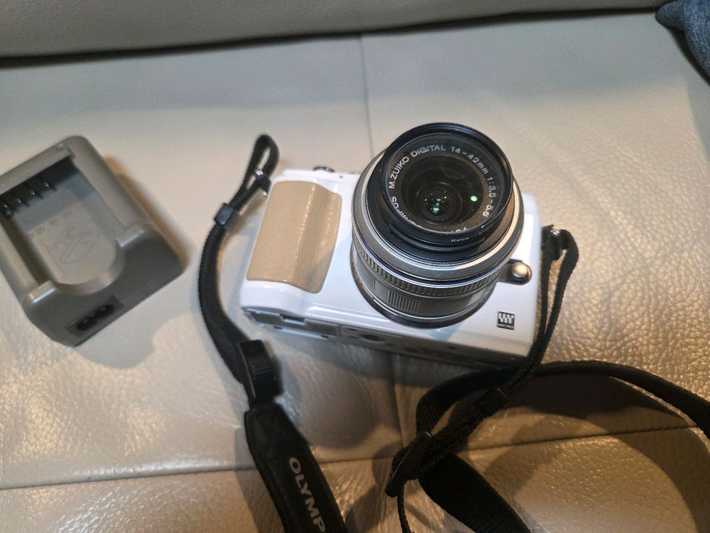 올림푸스 E-PL2 디지털 카메라 팝니다 내용필--1