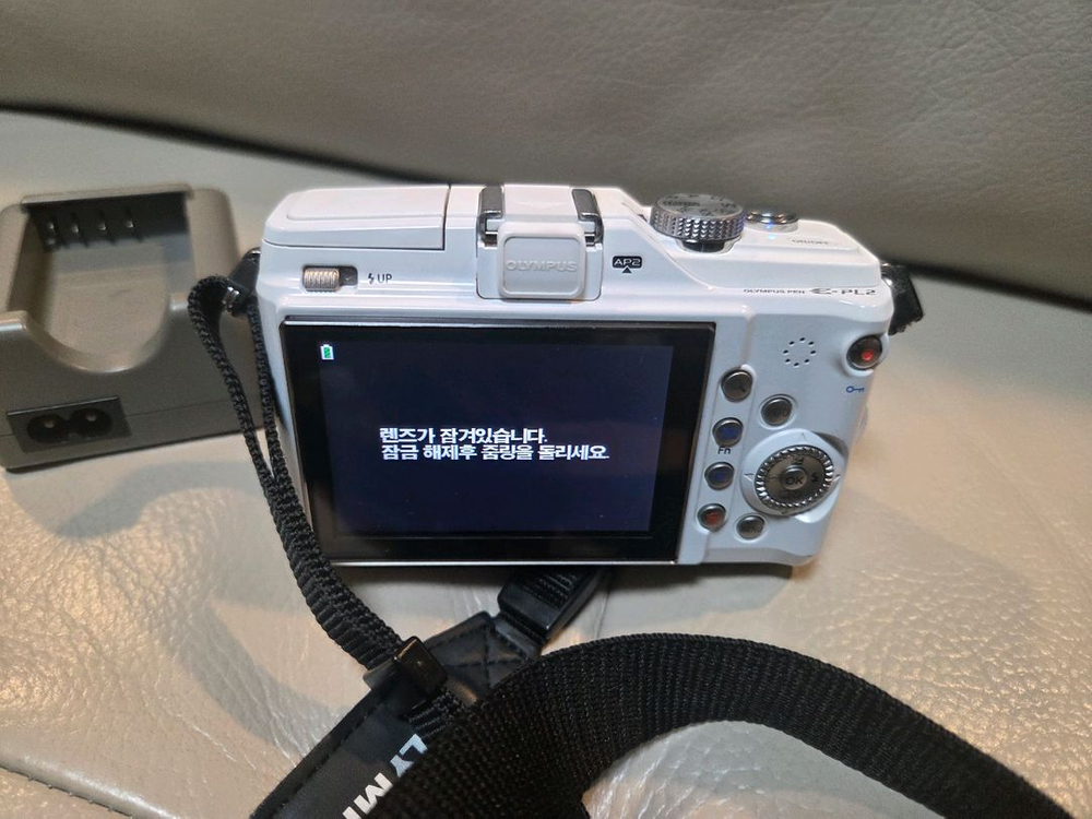 올림푸스 E-PL2 디지털 카메라 팝니다 내용필--2