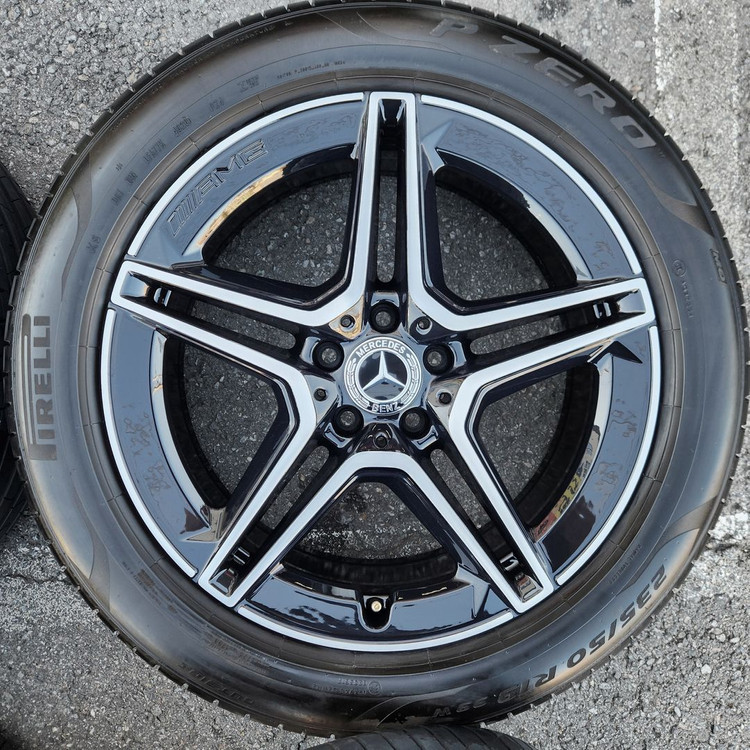 벤츠 GLB X247 19인치 휠타이어 세트 팔아요 235 50 19 이미지