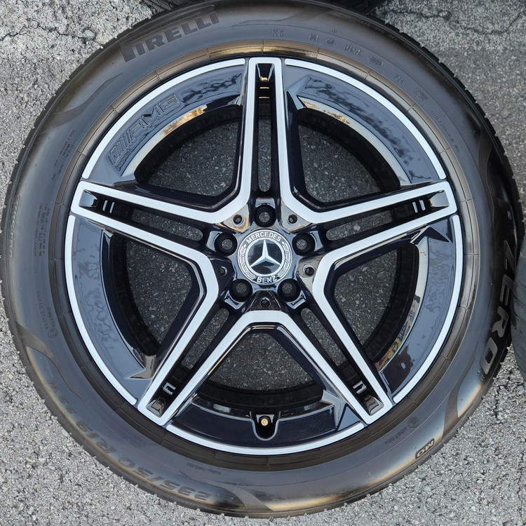 벤츠 GLB X247 19인치 휠타이어 세트 팔아요 235 50 19 이미지