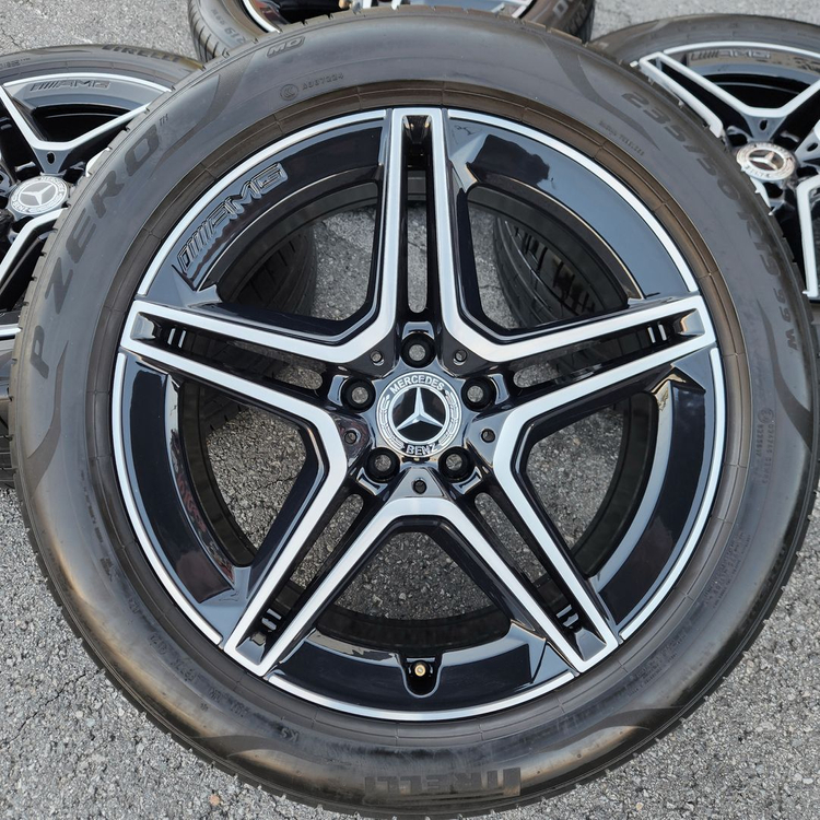 벤츠 GLB X247 19인치 휠타이어 세트 팔아요 235 50 19 이미지