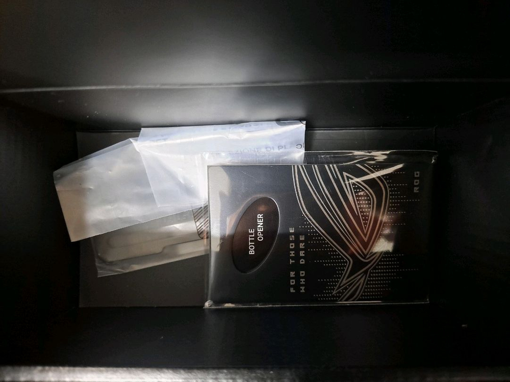 ASUS Maximus Z890 Extreme--8