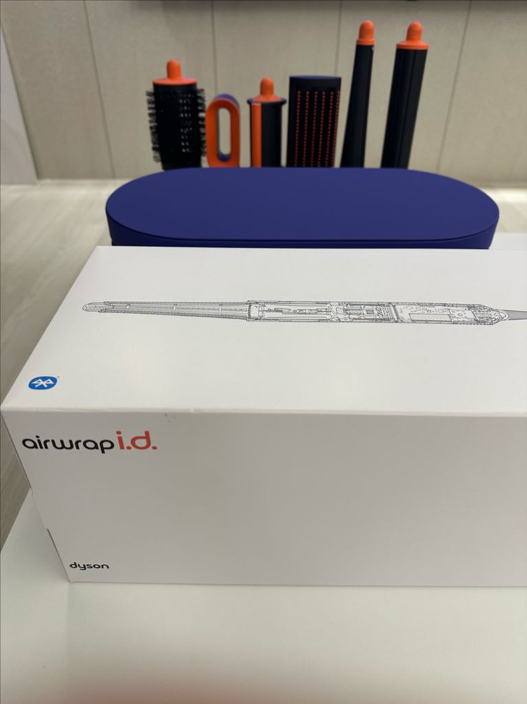 다이슨 에어랩 id 멀티 스타일러 앤 드라이어 빈카블루 새제품 팝니다.--2