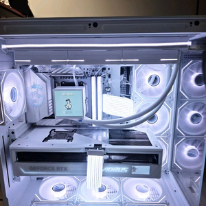라이젠9 9950X3D RTX5090 어로스마스터 PC 팝니다 이미지