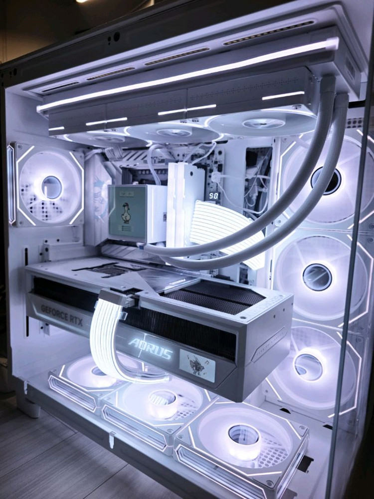 라이젠9 9950X3D RTX5090 어로스마스터 PC 팝니다 이미지