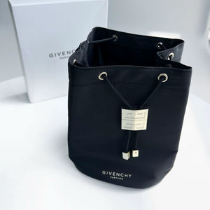 지방시 버킷 스타일 화장품 파우치 블랙