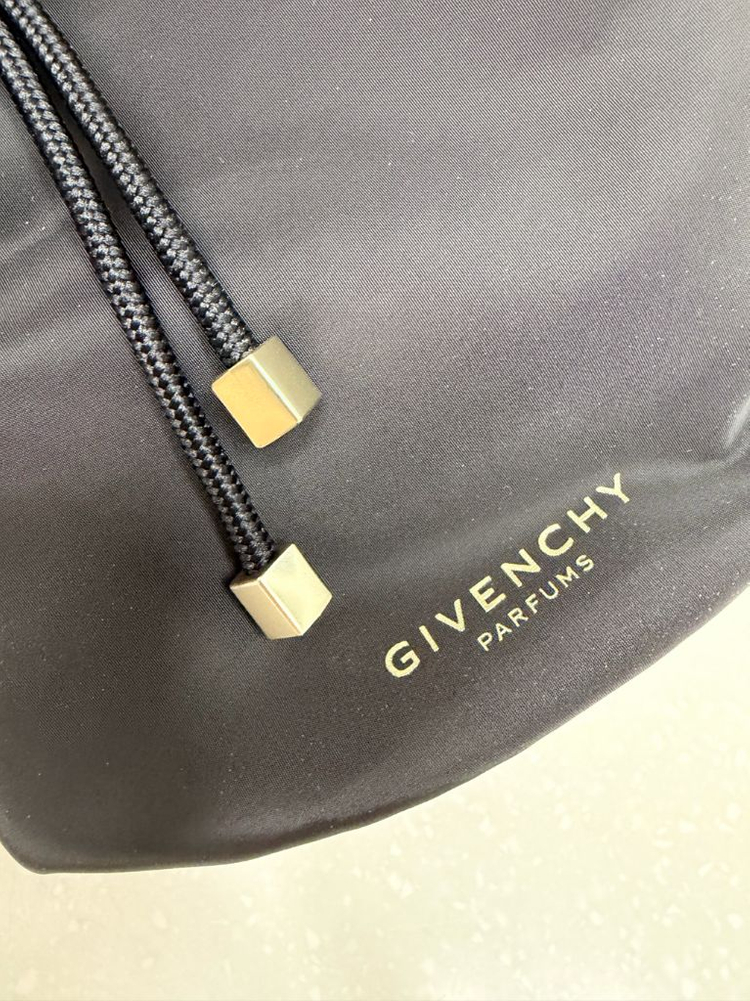 지방시 버킷 스타일 화장품 파우치 블랙--6