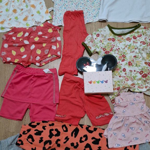 여아옷 100ㅡ120 12개 +밀짚식기세트[새것] 전부 만원