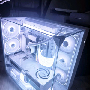 라이젠9 9950X3D RTX5090 화이트PC,팝니다 이미지