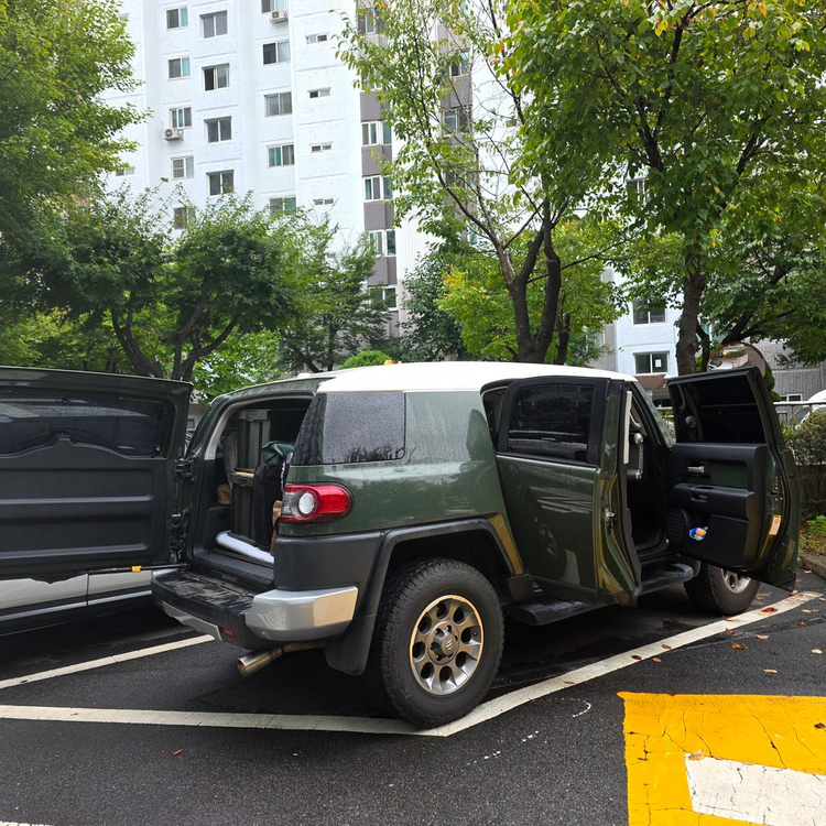SUV 캠핑카 이미지