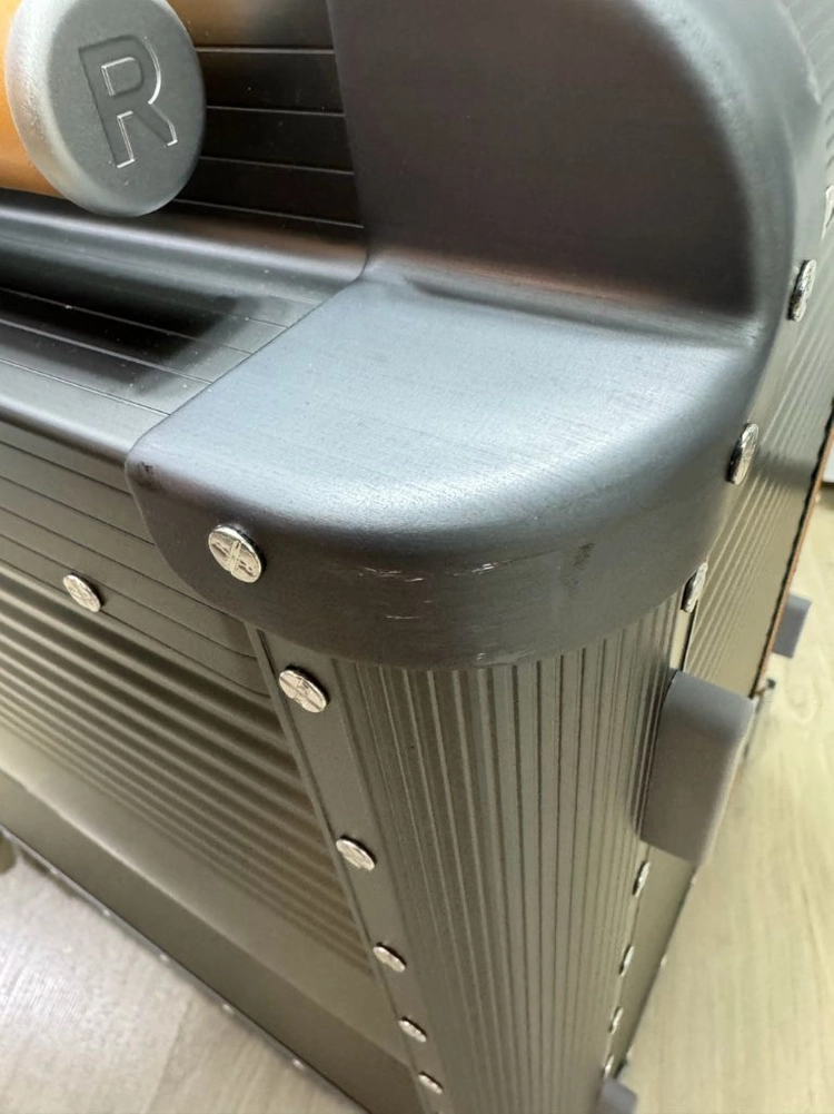 로우로우 알루미늄 캐리어 91L 이미지