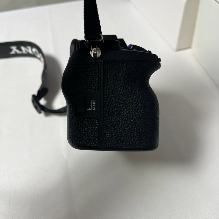 소니 sony a7m4 개봉만한 새상품 컷수0--2