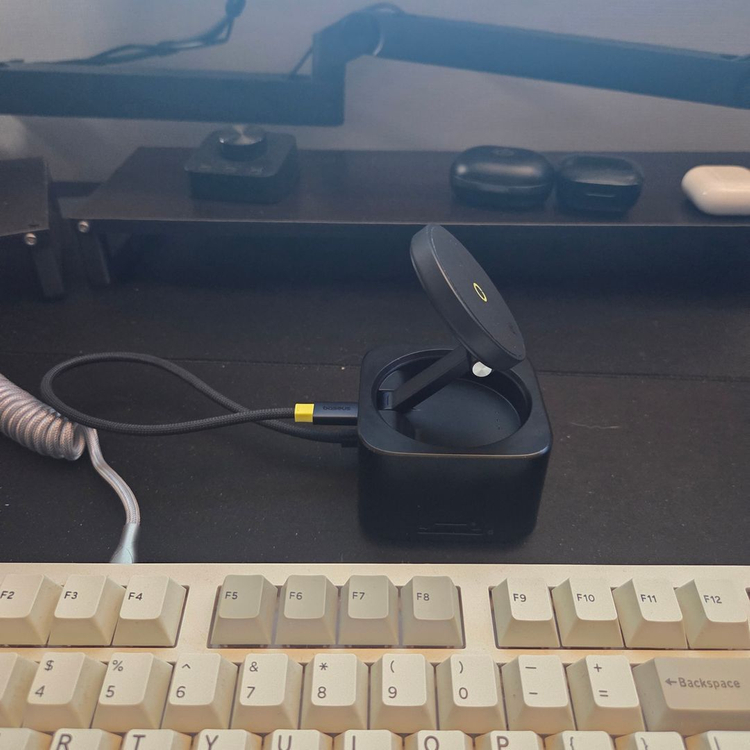 베이스어스 7 in 1 허브 맥세이프 무선 충전 USB C타입 멀티 포트 HDMI HUB 3.2 맥프로2--3