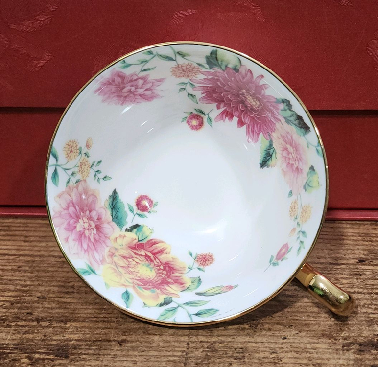 예쁜 본차이나 커피잔 찻잔 2조.--4