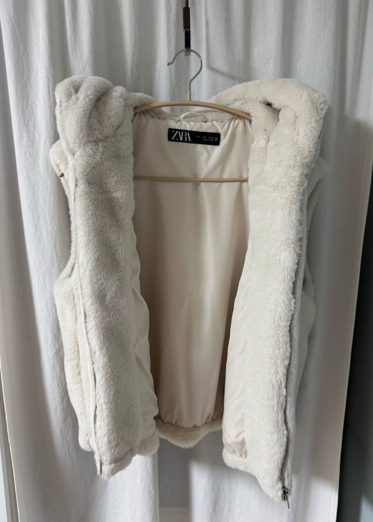 [급처/무배]ZARA 자라 페이크 퍼 후드 베스트--4