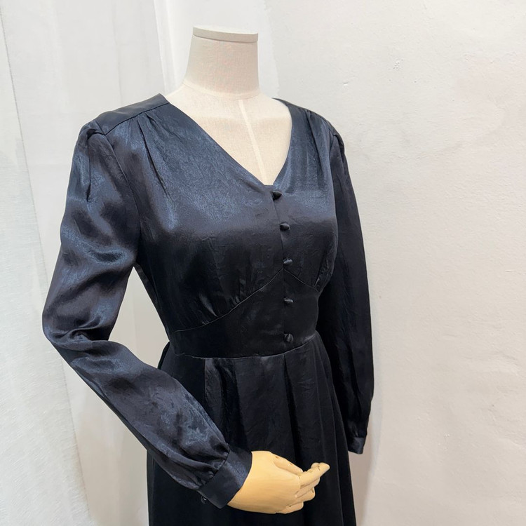 콩단추 브이넥 샤이닝 광택 미디원피스 하객룩 파티룩 3792 이미지