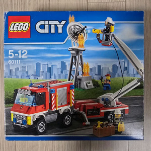 레고시티 60111 소방지원차량 새제품과 같은 초SSS급 급처분합니다.