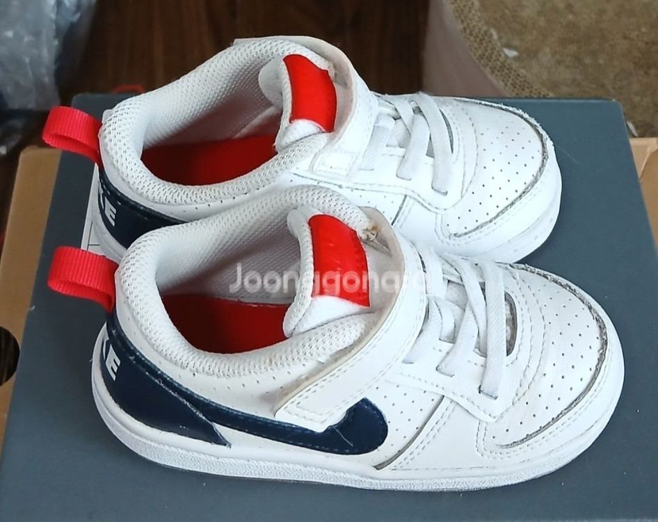 나이키키즈 코트버로우 140사이즈운동화 이미지