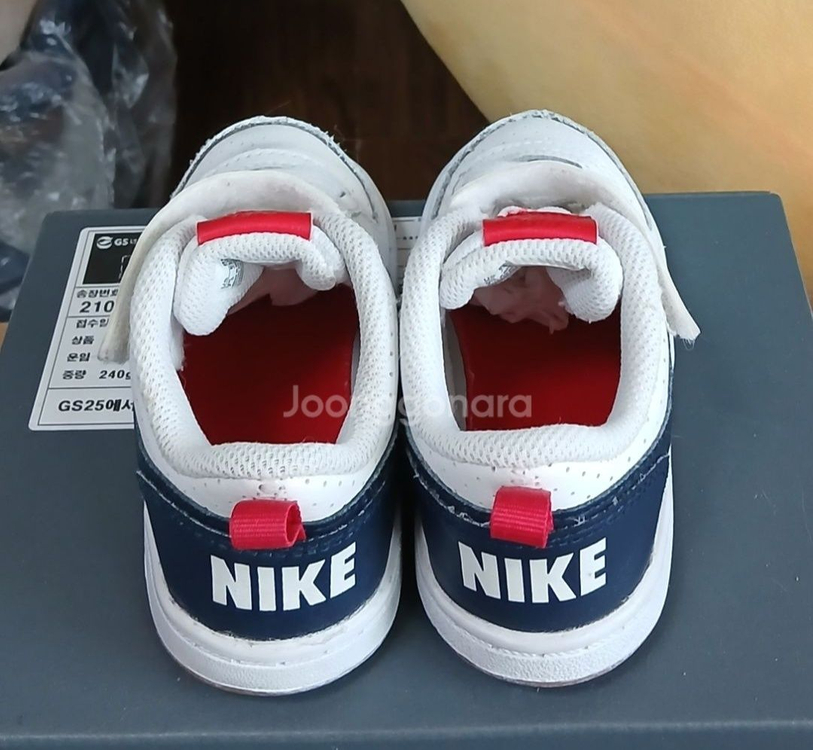 나이키키즈 코트버로우 140사이즈운동화 이미지