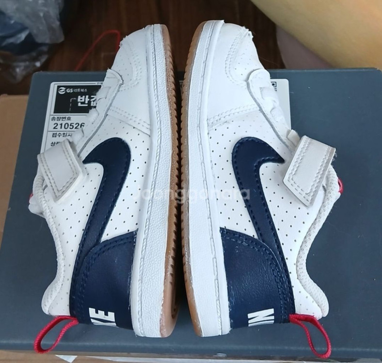 나이키키즈 코트버로우 140사이즈운동화 이미지