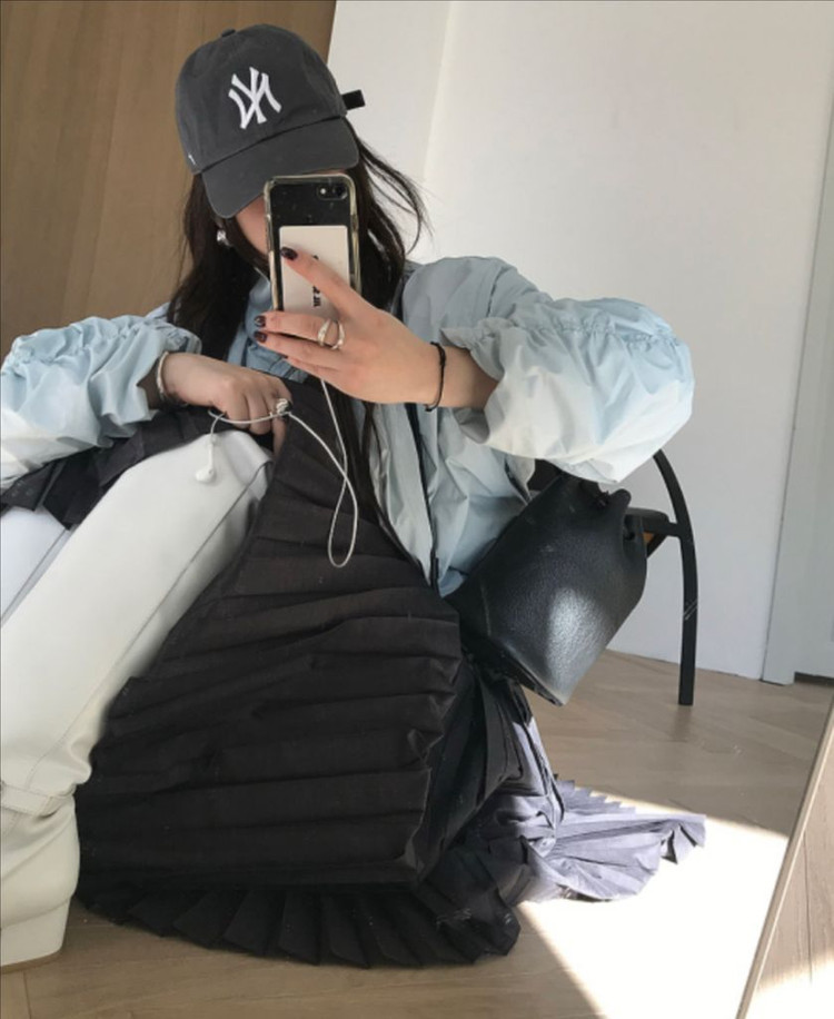 마크들리 딥뮤즈 아루드 위드아웃썸머 비애브선트마인디드 조이드비비에 미뉴에트 페미니크 그랑블룸 므앤 가내스라 미닝아웃--2