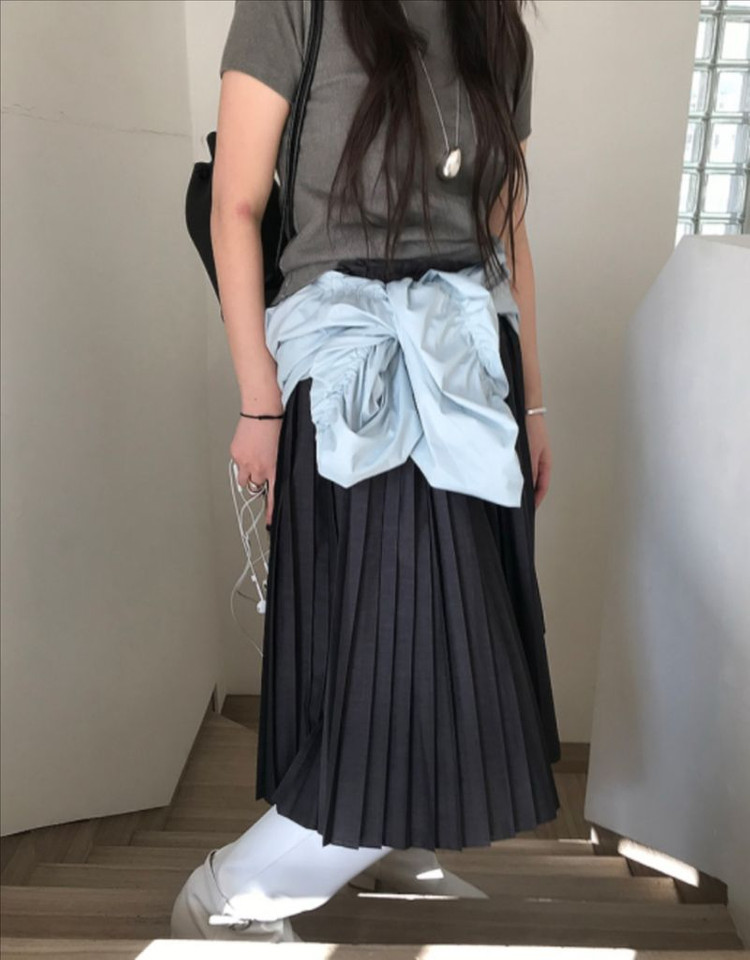 마크들리 딥뮤즈 아루드 위드아웃썸머 비애브선트마인디드 조이드비비에 미뉴에트 페미니크 그랑블룸 므앤 가내스라 미닝아웃--7